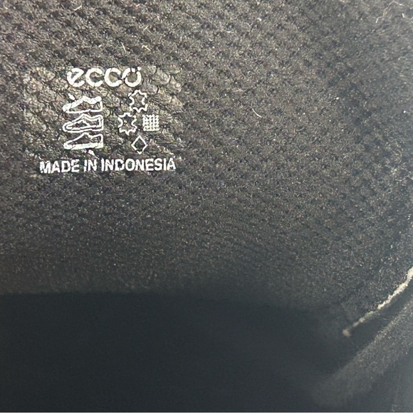 Ecco Womens 38 Black Leather Walking Shoes size 7/7.5 EUC Casual Sneakers - Picture 8 of 10